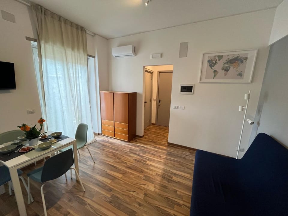 TV and multimedia, Living room, Seating area, Dining area, wardrobe, air conditioner