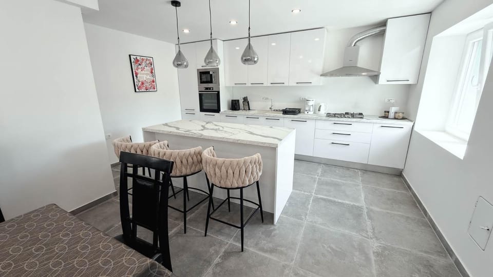 Kitchen or kitchenette, Dining area, Communal kitchen, stove, kitchen