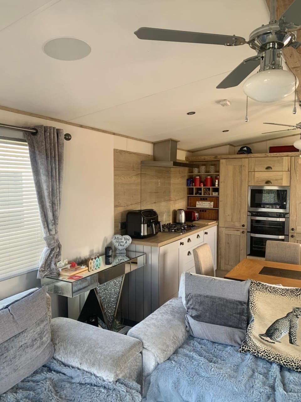 Lodge by the Sea House in Towyn