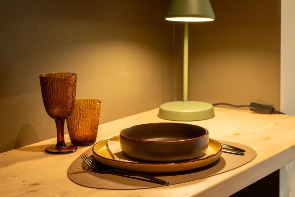 Seating area, Dining area