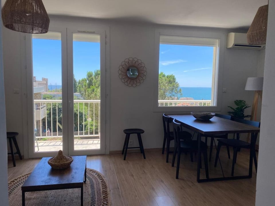 Balcony/Terrace, Seating area, Dining area, Sea view