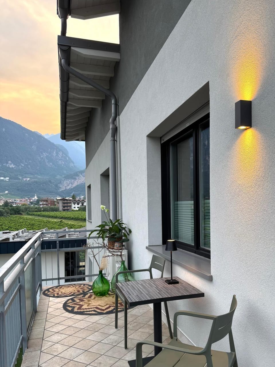 Balcony/Terrace, Mountain view, Mountain view