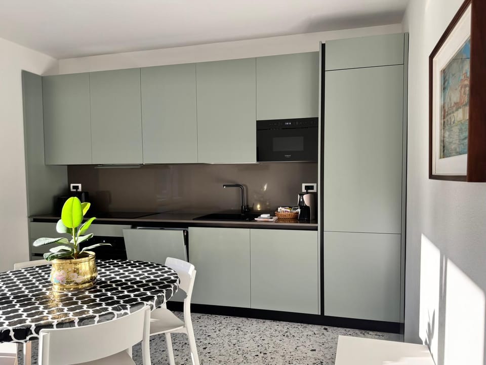 Lunch, kitchen