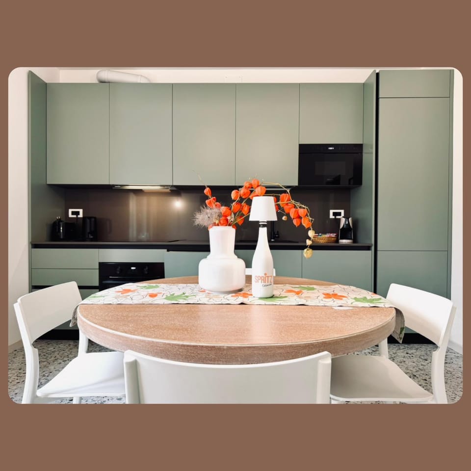 Kitchen or kitchenette, Seating area, Dining area, dishwasher, oven, stove