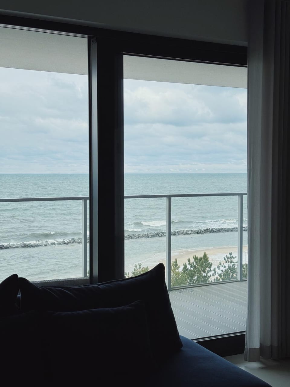 View (from property/room), Balcony/Terrace, Seating area, Sea view