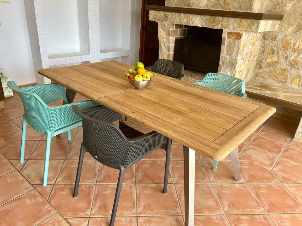 Seating area, Dining area