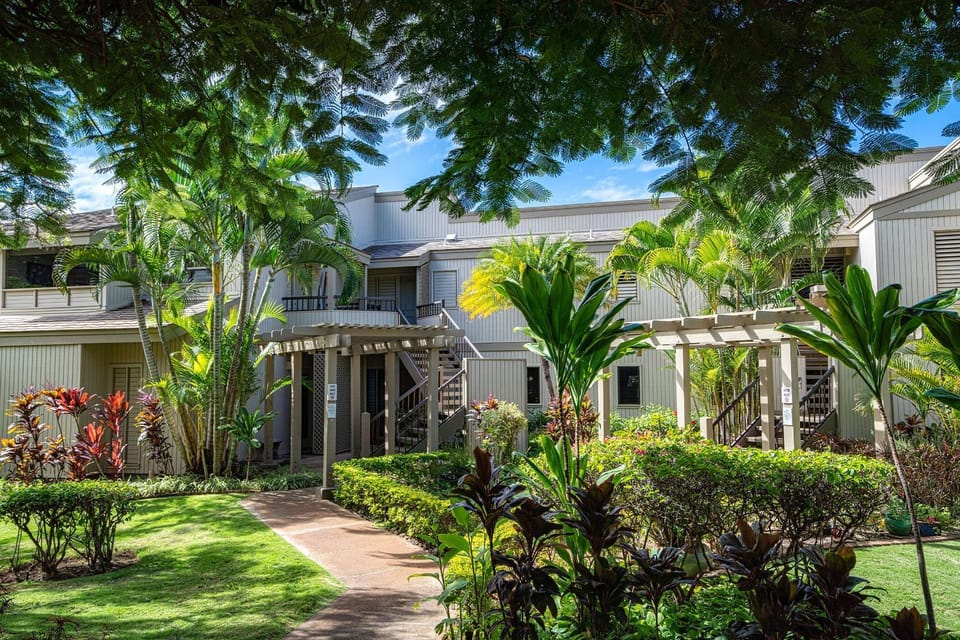 Wailea Ekolu 403, Prime Location, Stunning Ocean Views, Spacious Lanai, Split AC House in Wailea