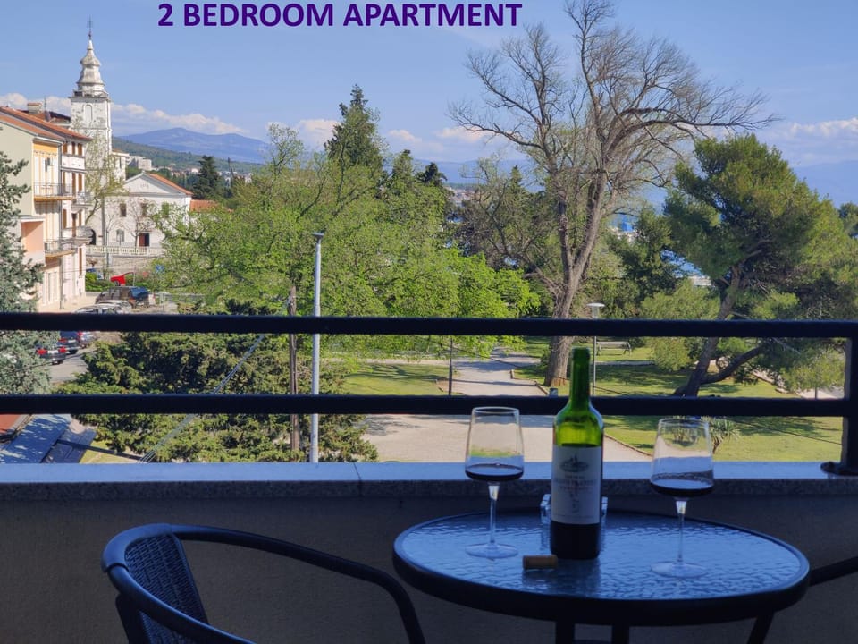 Day, Balcony/Terrace, City view