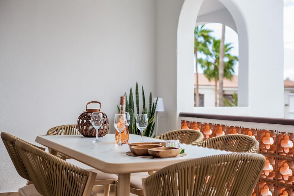 Balcony/Terrace, Dining area, furniture