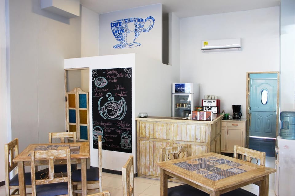 Property building, Restaurant/places to eat, Food and drinks, Other, Decorative detail, Drinks, Alcoholic drinks, Non alcoholic drinks, air conditioner
