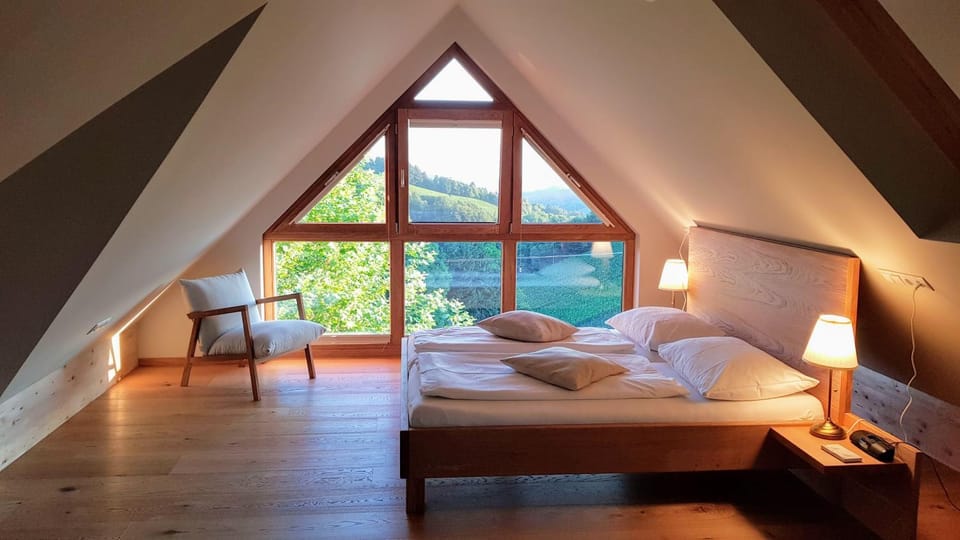 Photo of the whole room, Bedroom