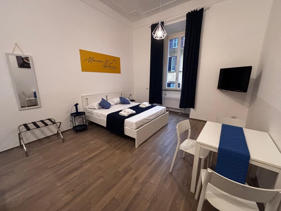 Communal lounge/ TV room, TV and multimedia, Living room, Photo of the whole room, Dining area, Bedroom