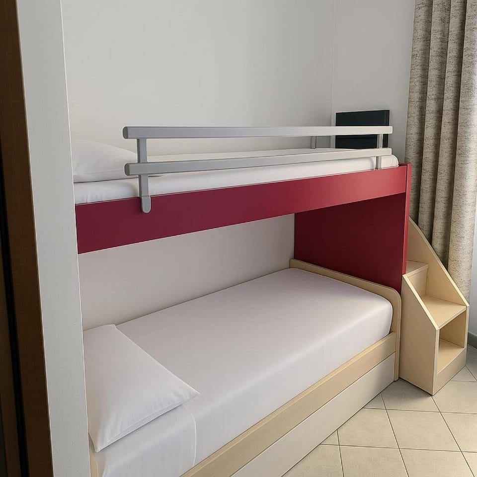 Bed, Bedroom, bunk bed, safe