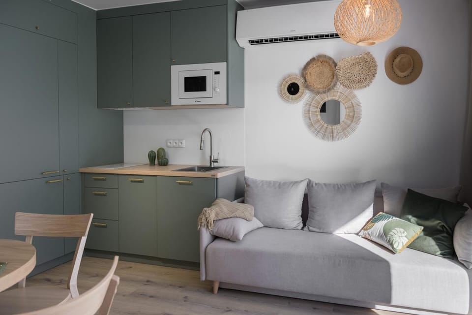 Kitchen or kitchenette, Living room, Dining area