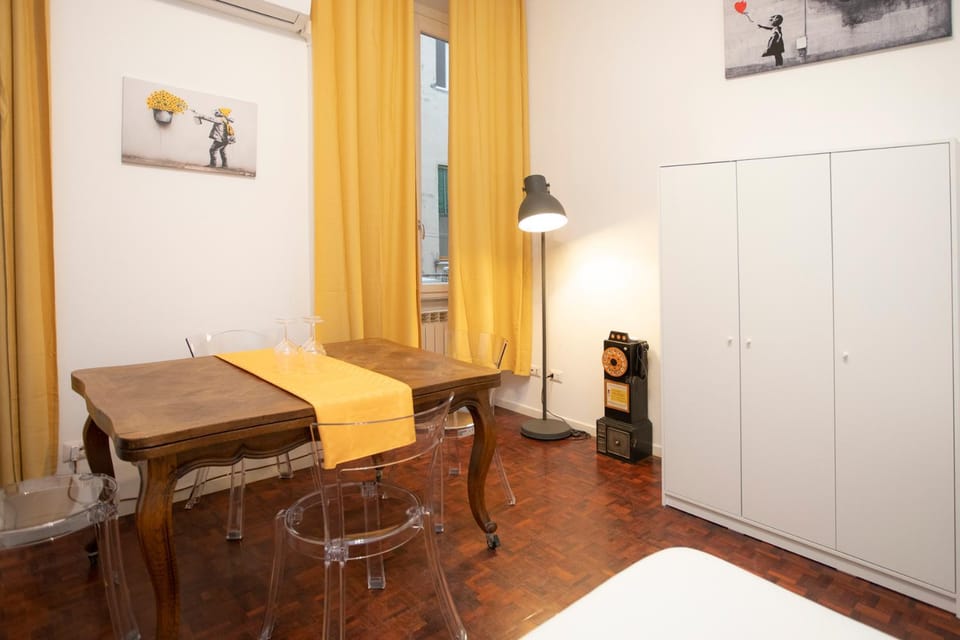 Living room, Photo of the whole room, Seating area, Dining area, Bedroom, wardrobe