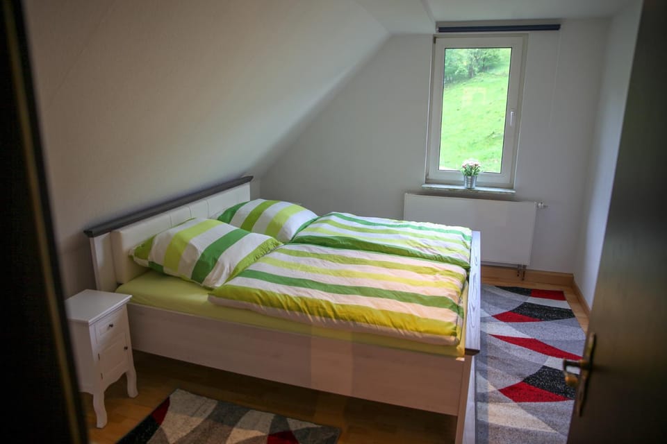 Bed, Photo of the whole room, Bedroom