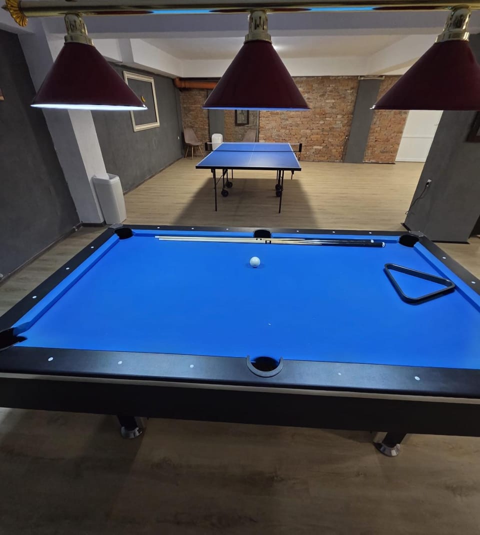 Billiard, Game Room, Table tennis