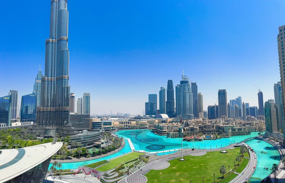 GRANDE SIGNATURE with a direct Burj Khalifa view and Private Fountain Show with DXB AIRPORT VIP Shuttle option for 8 guests Apartment in Dubai