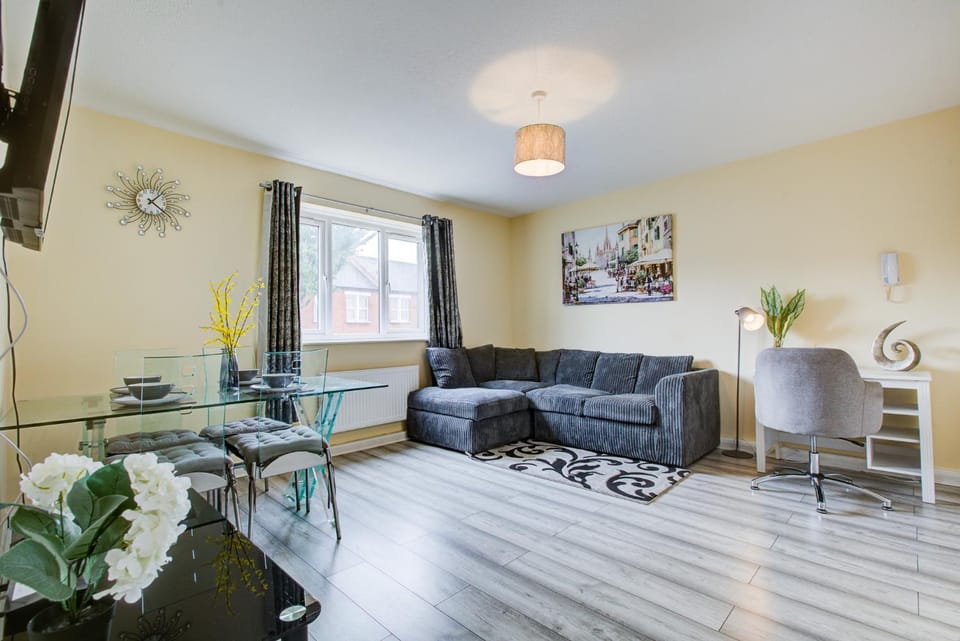 Living room, Seating area, Dining area