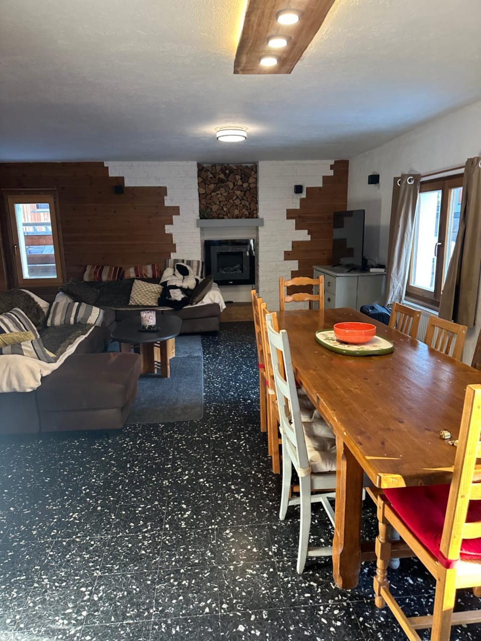 Living room, Dining area