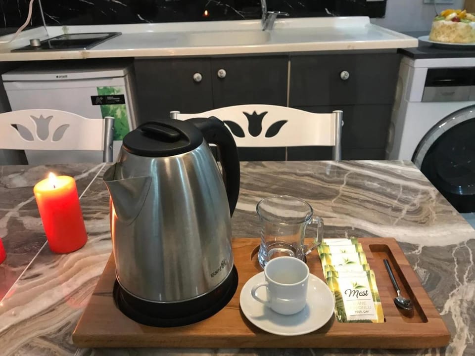 Food close-up, Coffee/tea facilities, Kitchen or kitchenette, Food and drinks, Food, washing machine, dryer