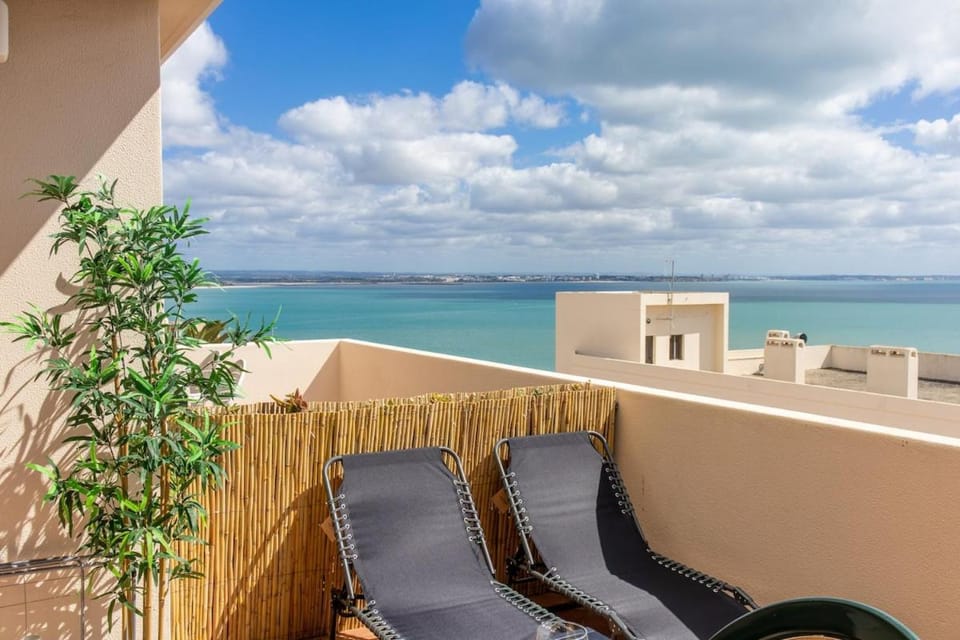 Balcony/Terrace, Sea view, sunbed