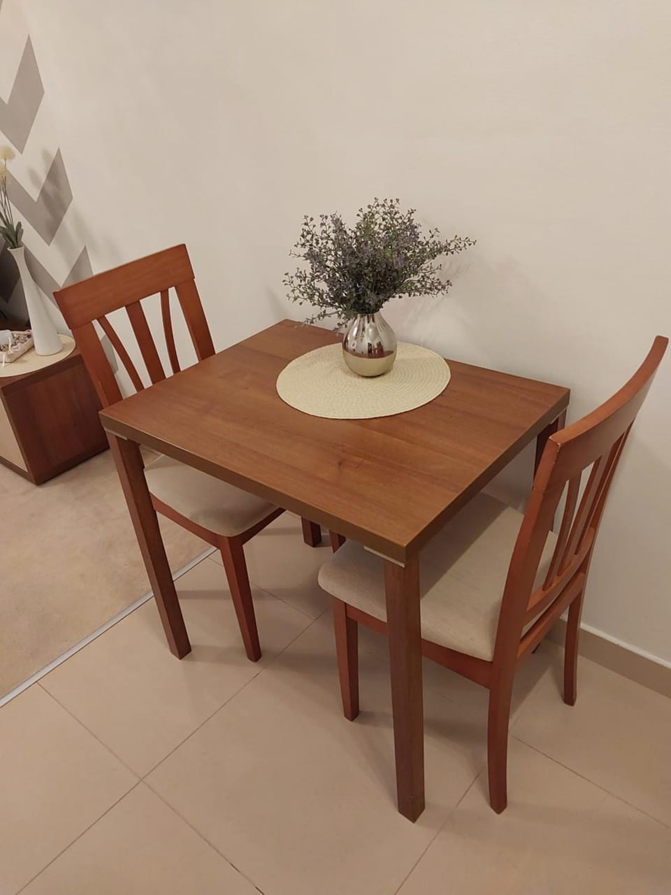 Seating area, Dining area