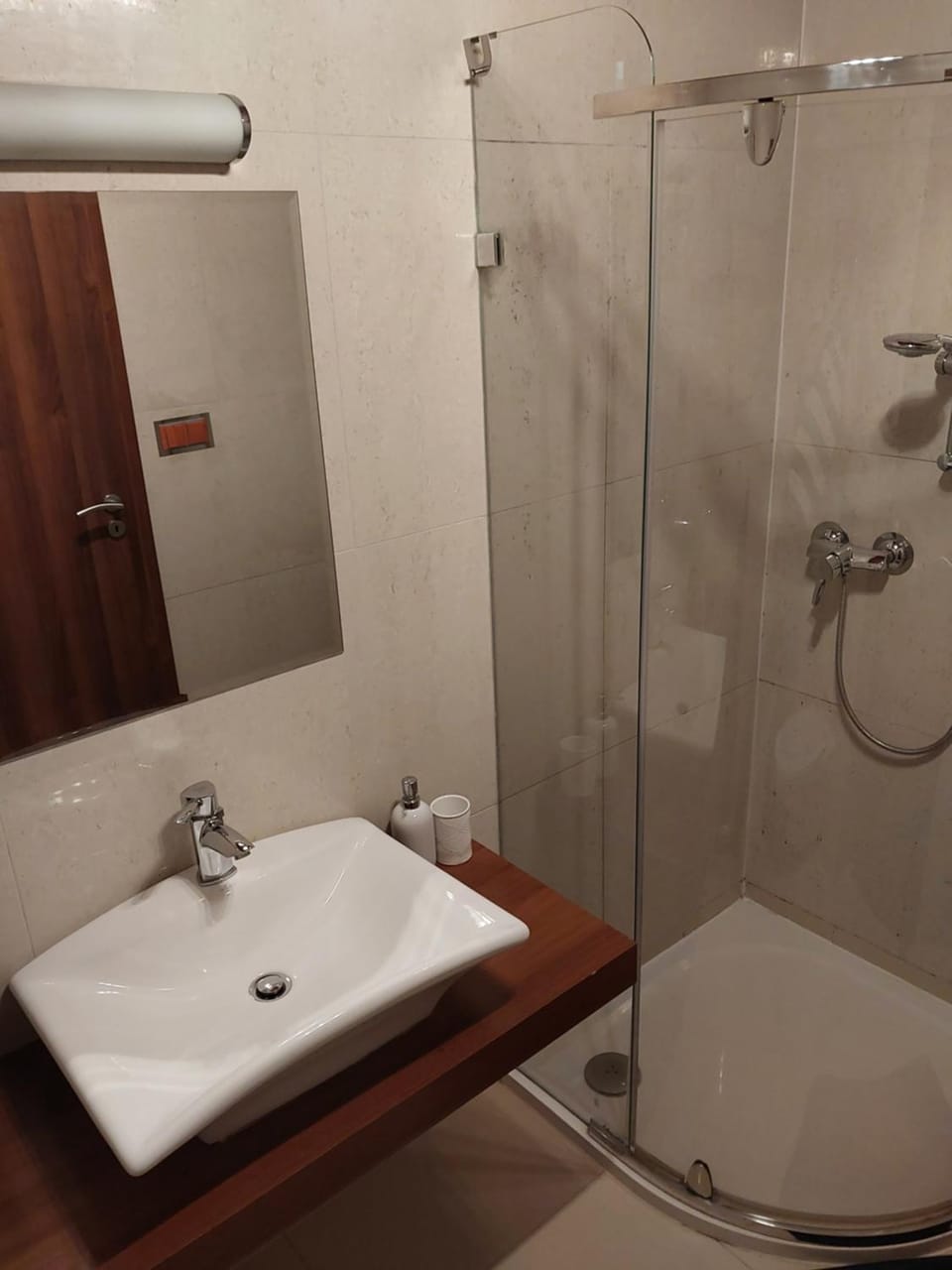 Shower, Bathroom, towels