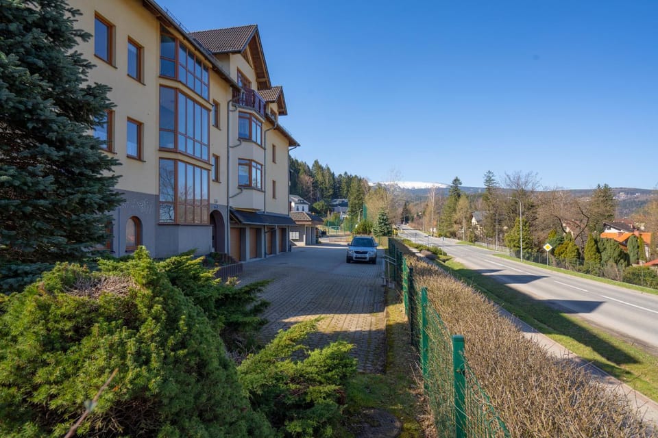 Karkonosky Apartamenty - Krucze Skały Apartment in Lower Silesian Voivodeship
