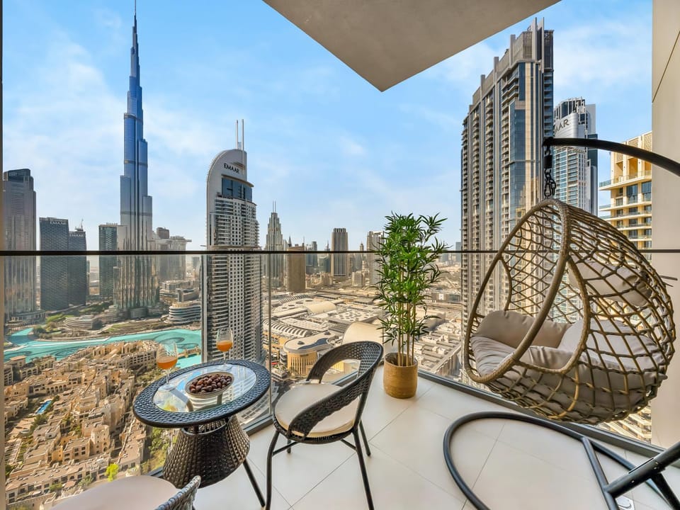 Panoramic Burj Khalifa Views at Burj Royale by Propigo Apartment in Dubai