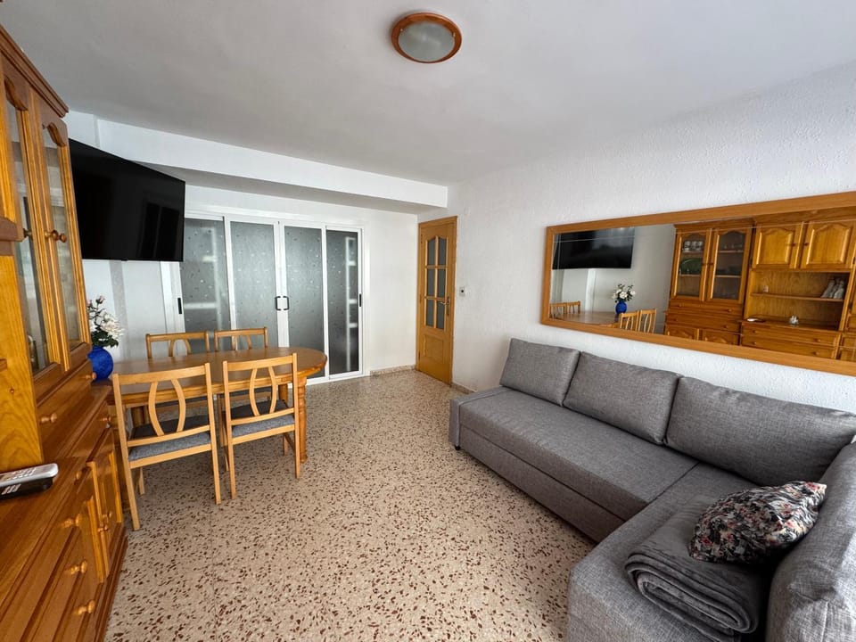 TV and multimedia, Living room, Seating area, air conditioner