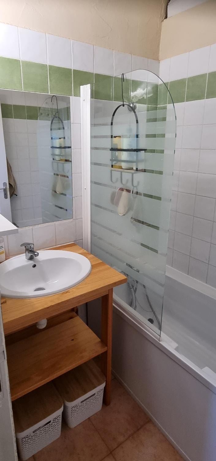 Bathroom, Bath