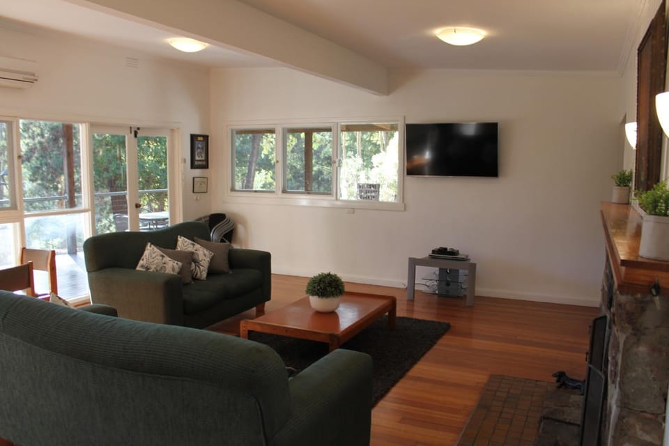 TV and multimedia, Living room, Living room, Seating area, Seating area