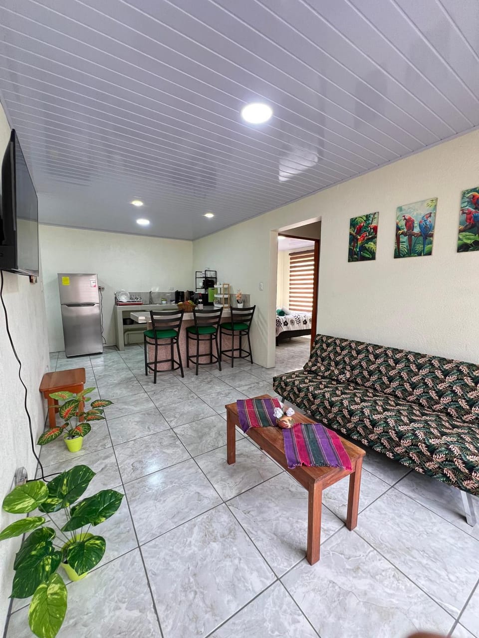 TV and multimedia, Kitchen or kitchenette, Living room, Seating area, Dining area