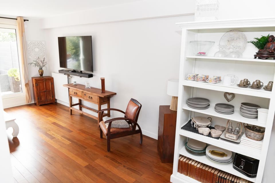 Maison familiale située à 20 mn de Paris et Disneyland House in Noisy-le-Grand