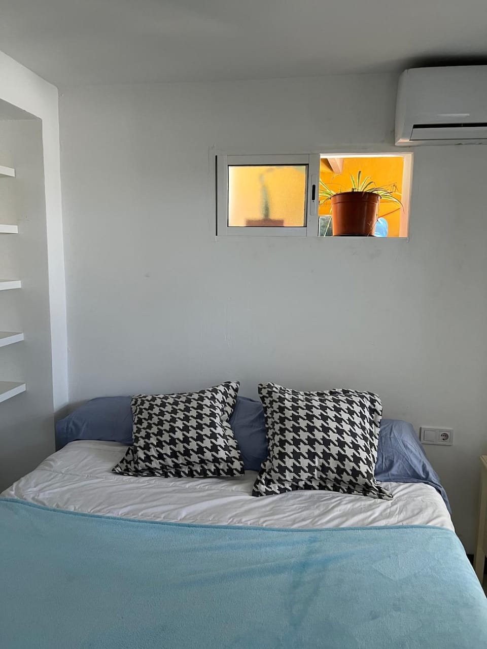 Live in harmony with the mountains and the sea Apartment in Malaga