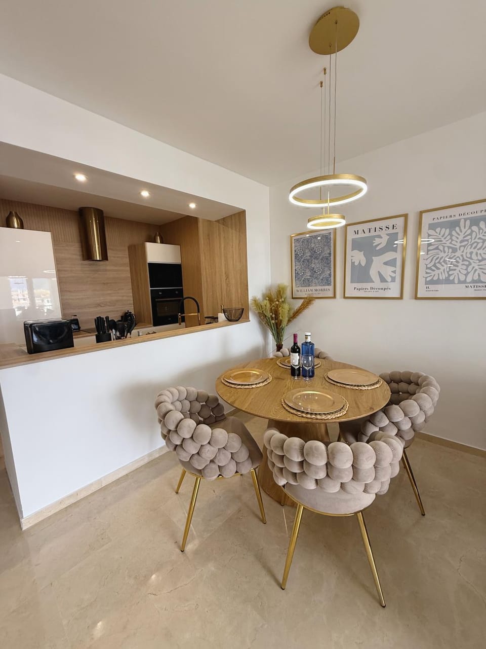Kitchen or kitchenette, Dining area, Communal kitchen, kitchen