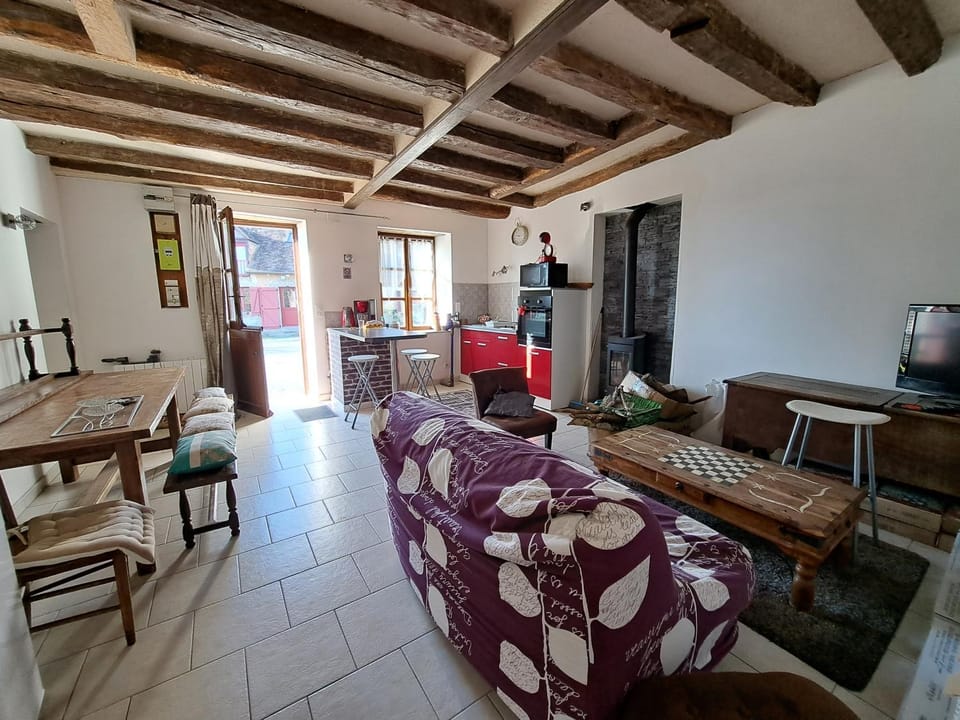 Kitchen or kitchenette, Living room