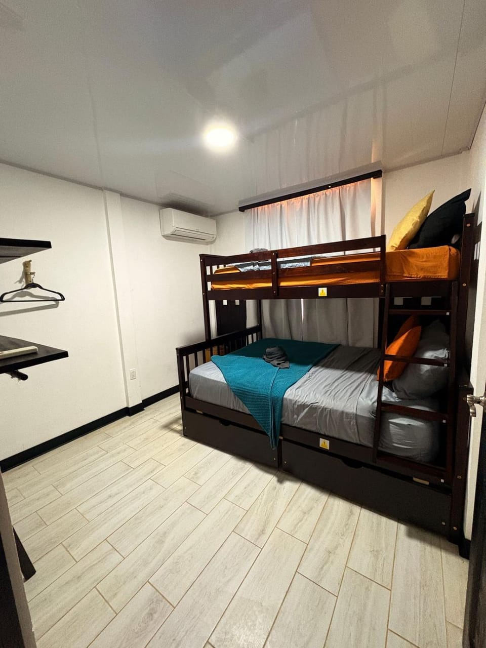 Bed, Photo of the whole room, Bedroom, bunk bed, air conditioner