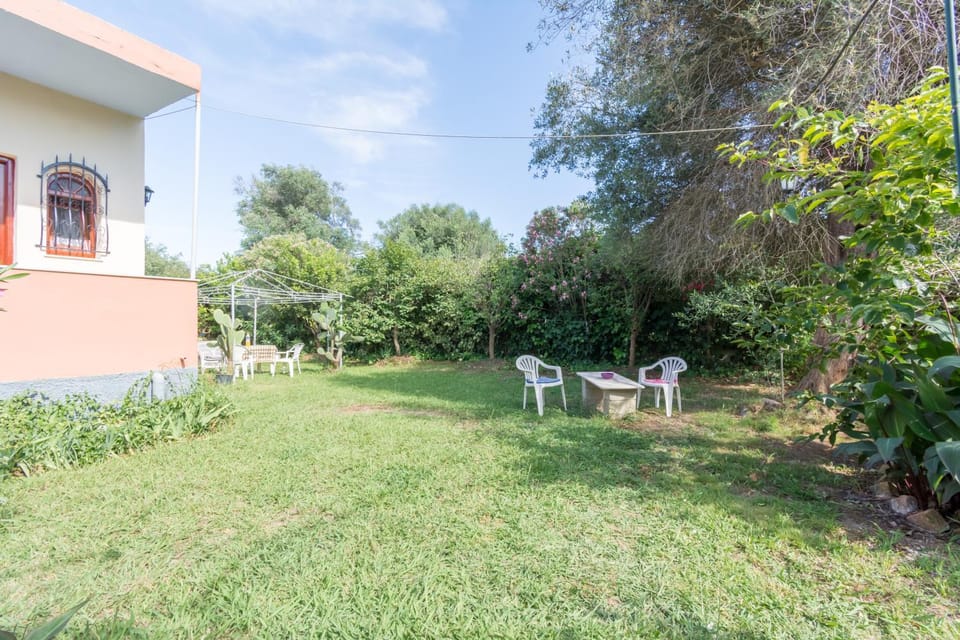 Property building, Day, Natural landscape, Garden, Garden view