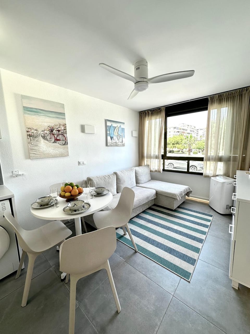 Living room, Photo of the whole room, air conditioner