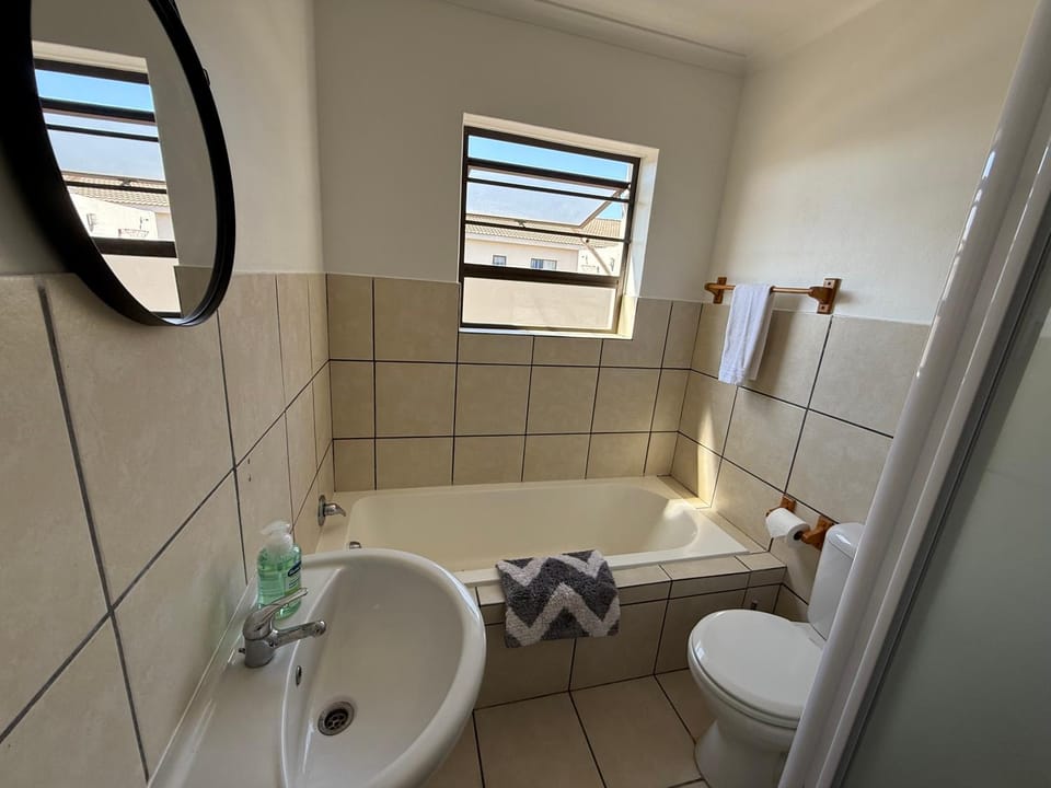 Shower, Toilet, Bathroom, Bath