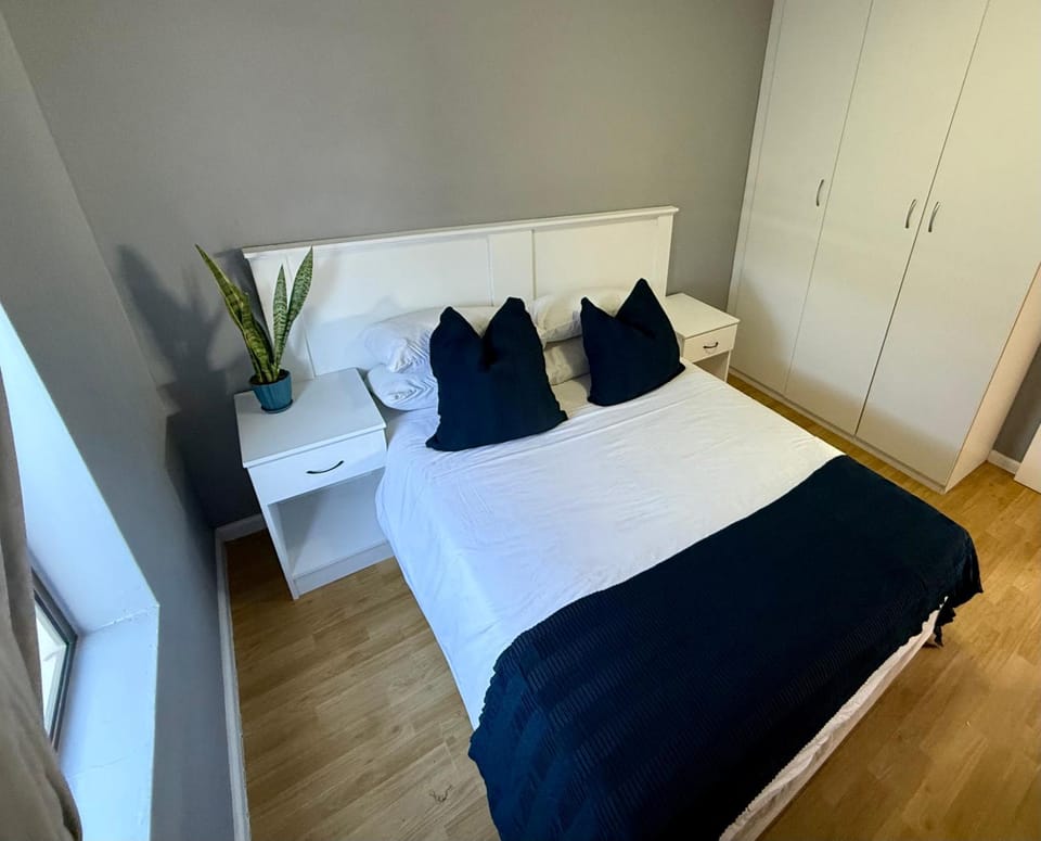 Bed, Photo of the whole room, Bedroom, wardrobe