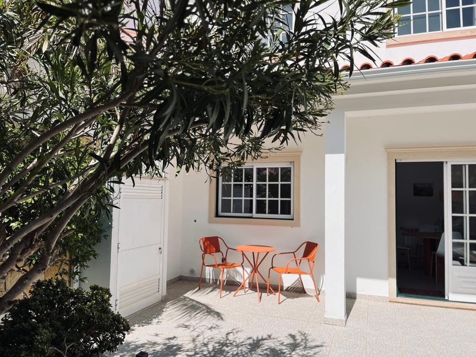 Casa 33 - Idyllisches Reihenhaus mit Innenhof House in Portugal