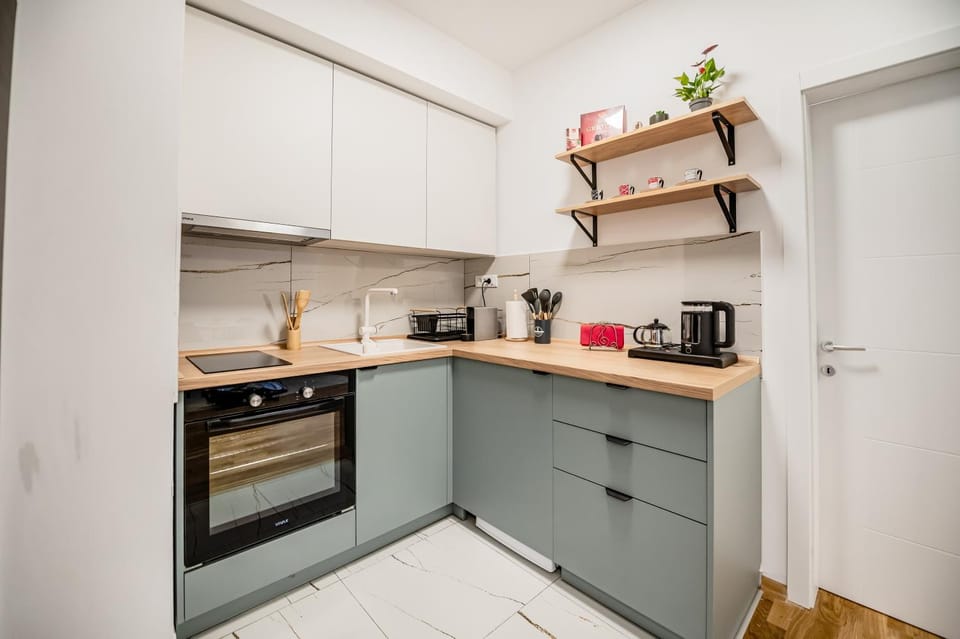 Coffee/tea facilities, Kitchen or kitchenette, minibar, oven, pet friendly, stove, toaster