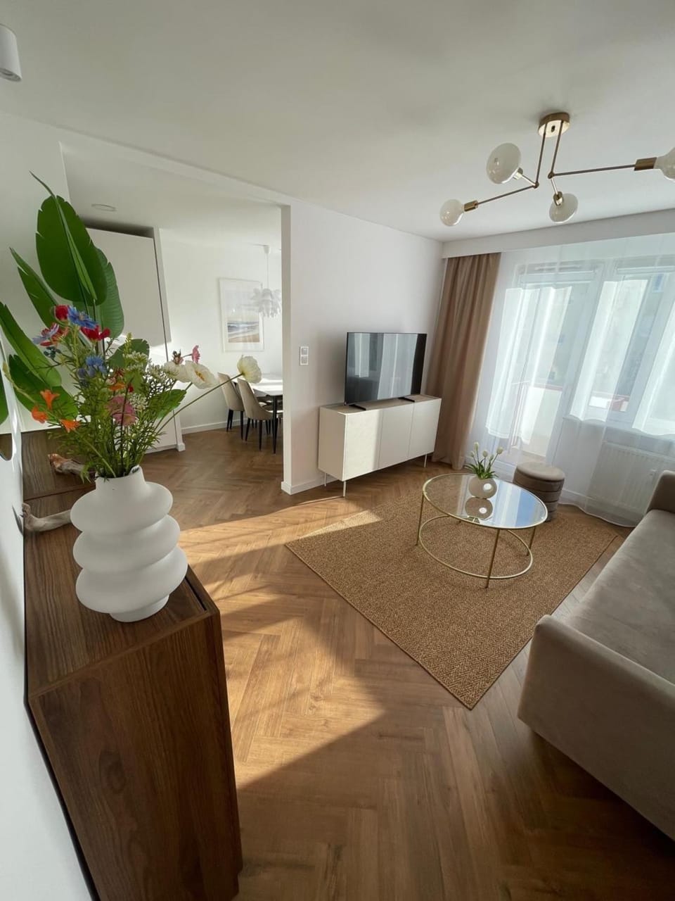 TV and multimedia, Living room, Dining area