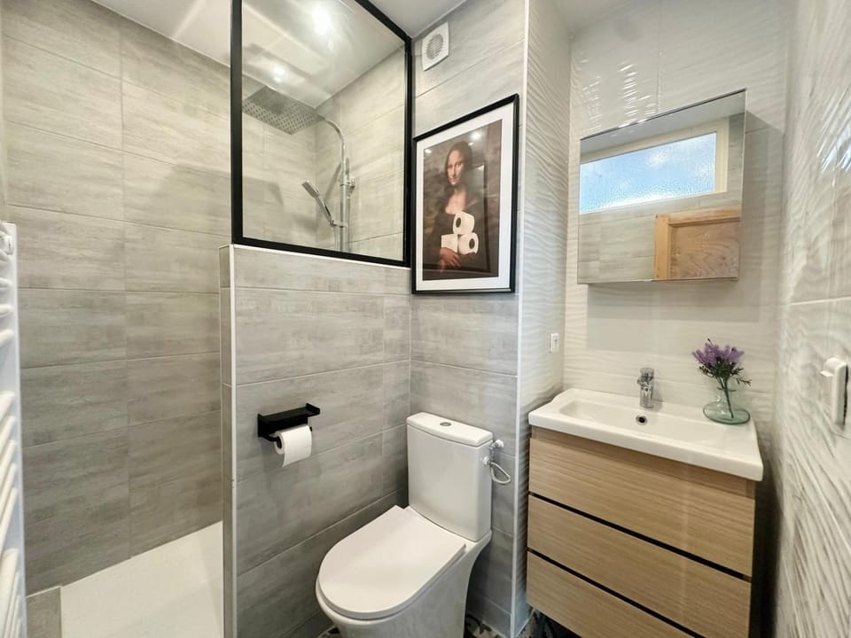 Shower, Toilet, Bathroom