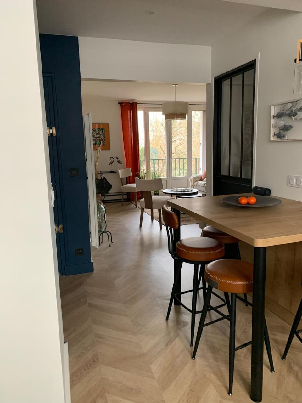 Kitchen or kitchenette, Dining area