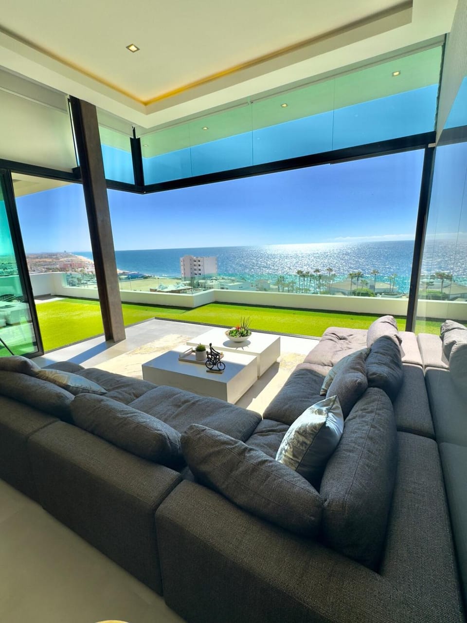 Shangri-LA luxury Mansion, Heated Pool Villa in Rocky Point