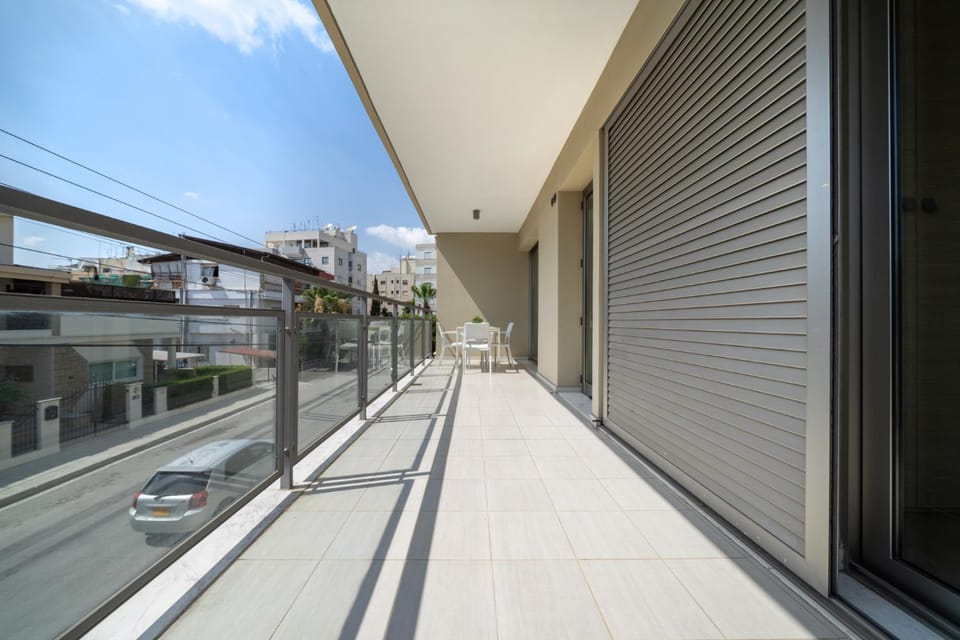 Balcony/Terrace, Street view